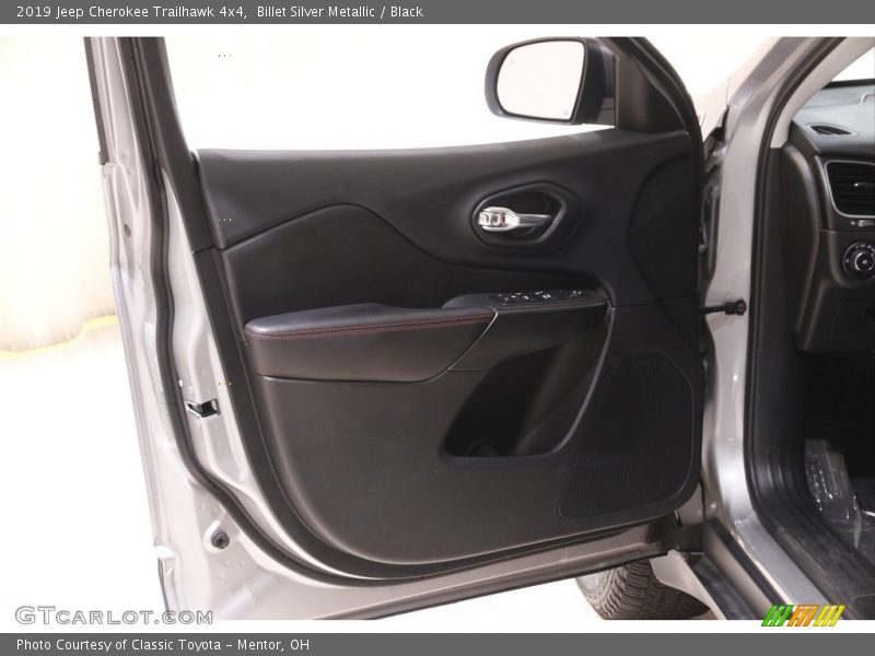 Billet Silver Metallic / Black 2019 Jeep Cherokee Trailhawk 4x4