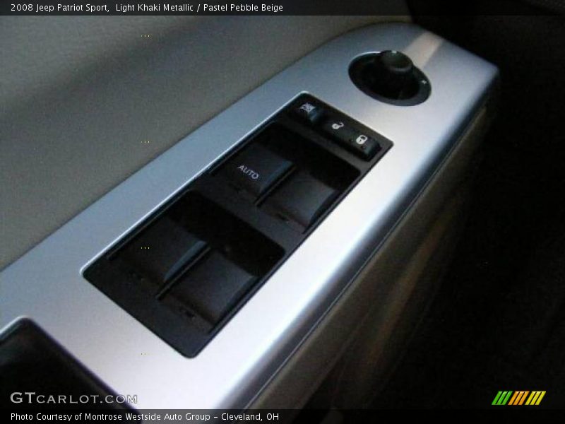 Light Khaki Metallic / Pastel Pebble Beige 2008 Jeep Patriot Sport
