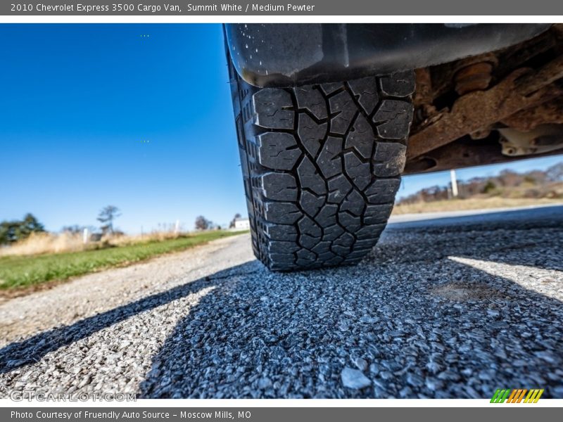 Summit White / Medium Pewter 2010 Chevrolet Express 3500 Cargo Van