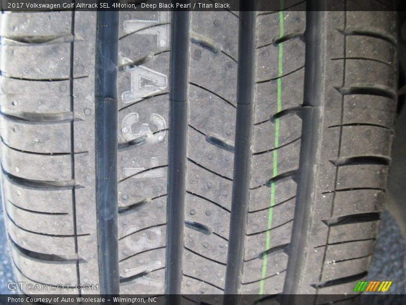 Deep Black Pearl / Titan Black 2017 Volkswagen Golf Alltrack SEL 4Motion