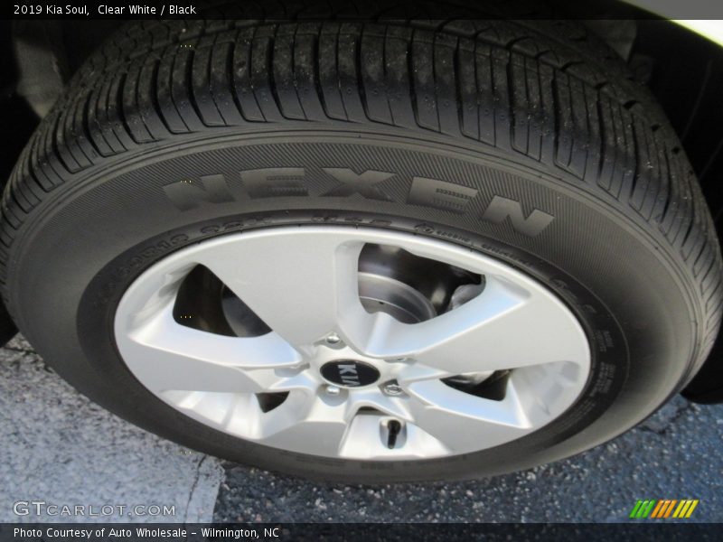 Clear White / Black 2019 Kia Soul