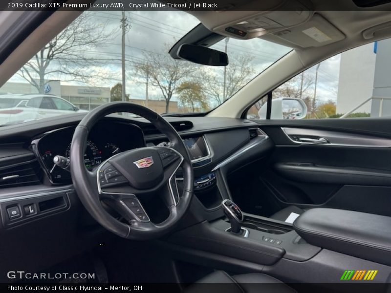 Crystal White Tricoat / Jet Black 2019 Cadillac XT5 Premium Luxury AWD