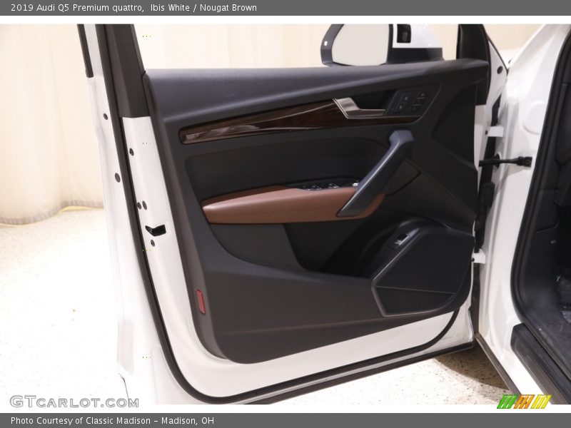 Ibis White / Nougat Brown 2019 Audi Q5 Premium quattro