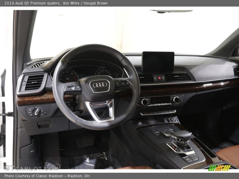 Ibis White / Nougat Brown 2019 Audi Q5 Premium quattro