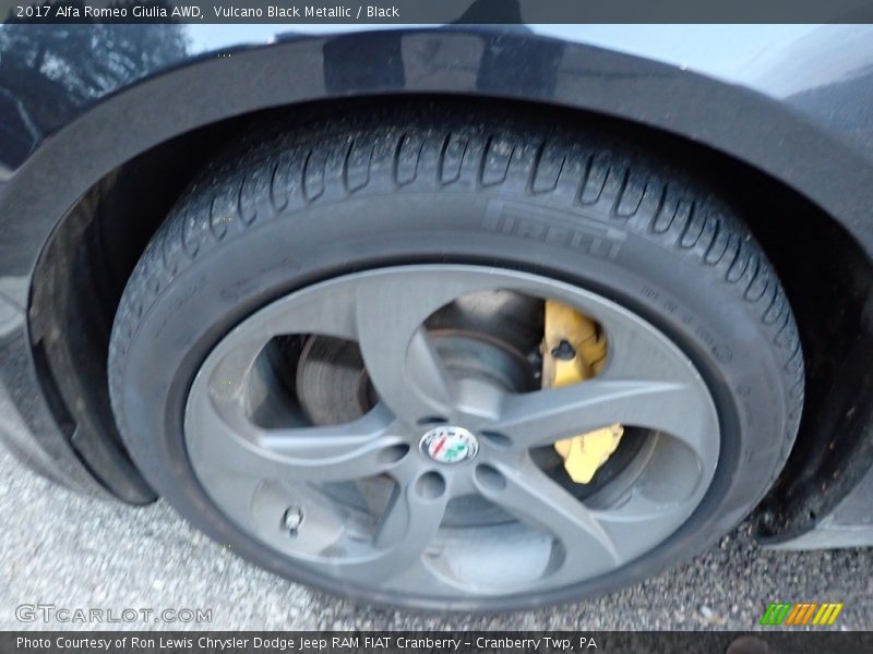 Vulcano Black Metallic / Black 2017 Alfa Romeo Giulia AWD