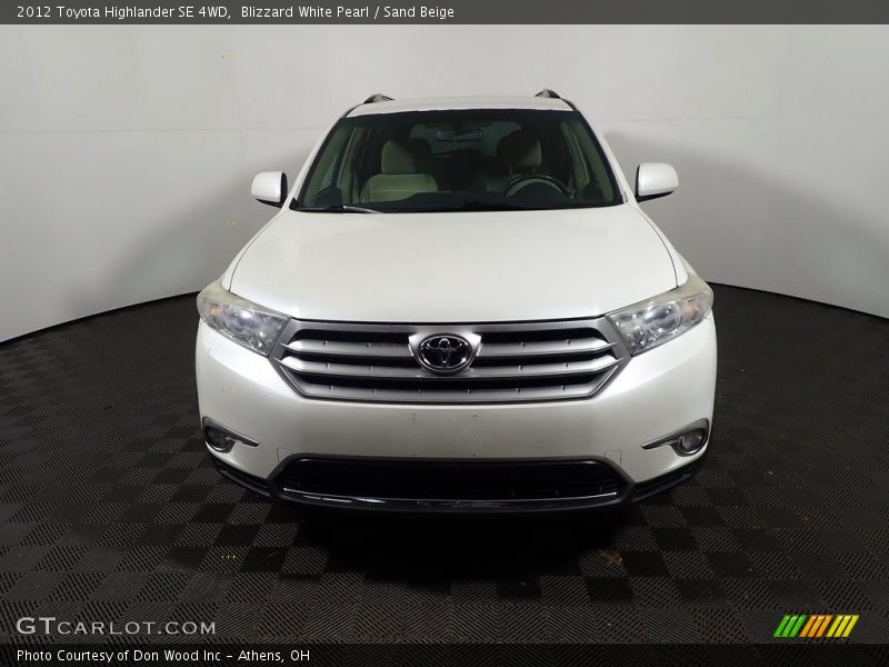 Blizzard White Pearl / Sand Beige 2012 Toyota Highlander SE 4WD