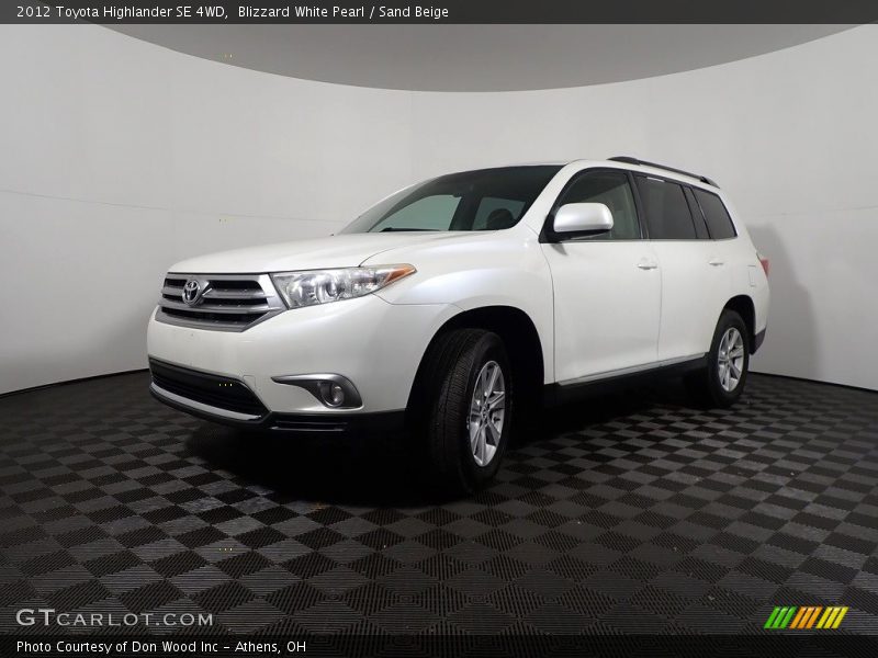 Blizzard White Pearl / Sand Beige 2012 Toyota Highlander SE 4WD