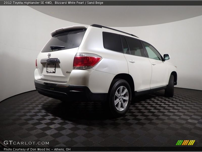 Blizzard White Pearl / Sand Beige 2012 Toyota Highlander SE 4WD