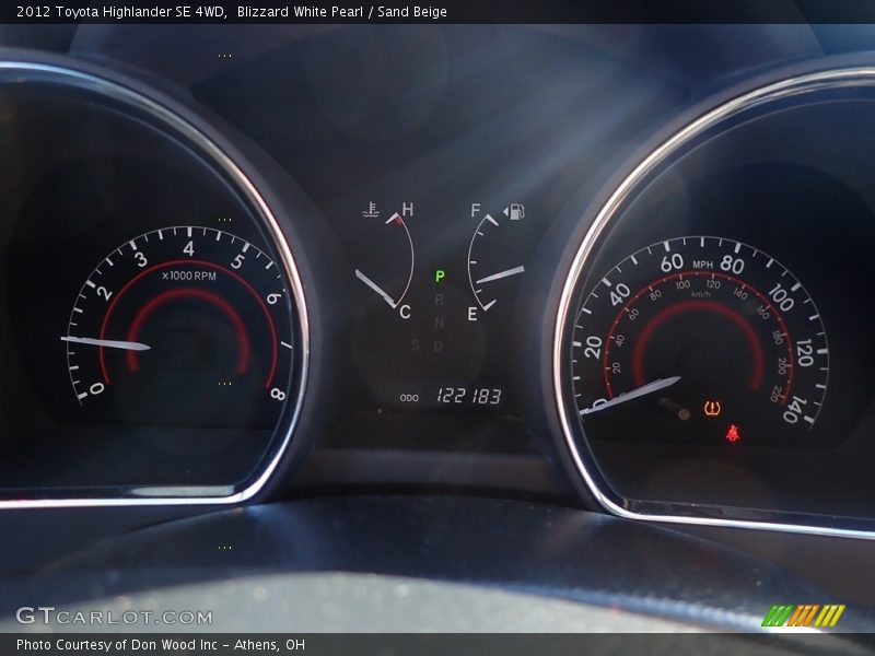 Blizzard White Pearl / Sand Beige 2012 Toyota Highlander SE 4WD