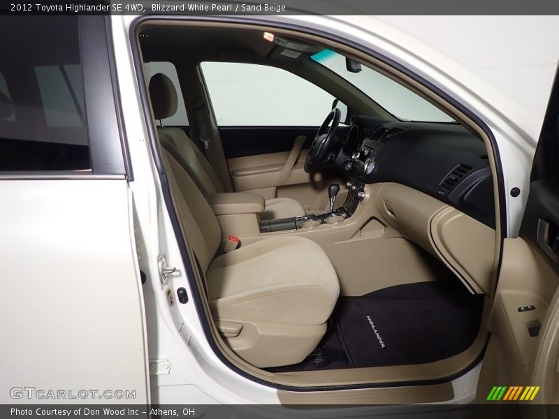 Blizzard White Pearl / Sand Beige 2012 Toyota Highlander SE 4WD