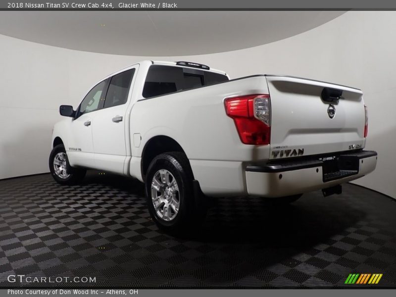 Glacier White / Black 2018 Nissan Titan SV Crew Cab 4x4