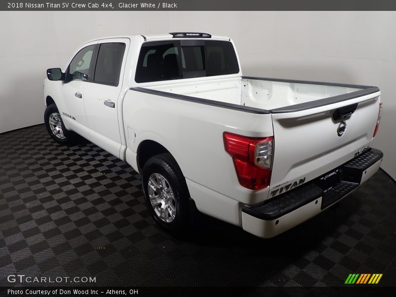 Glacier White / Black 2018 Nissan Titan SV Crew Cab 4x4