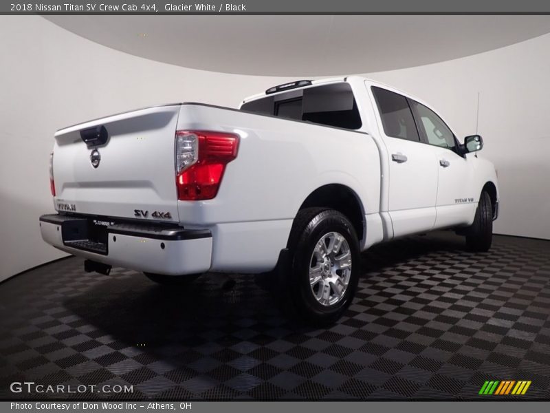 Glacier White / Black 2018 Nissan Titan SV Crew Cab 4x4