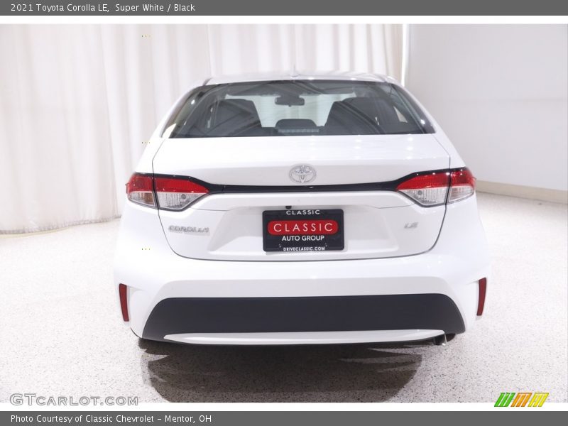 Super White / Black 2021 Toyota Corolla LE