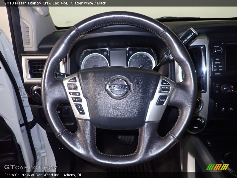 Glacier White / Black 2018 Nissan Titan SV Crew Cab 4x4