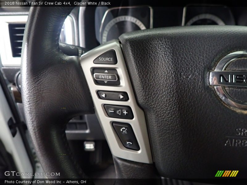 Glacier White / Black 2018 Nissan Titan SV Crew Cab 4x4