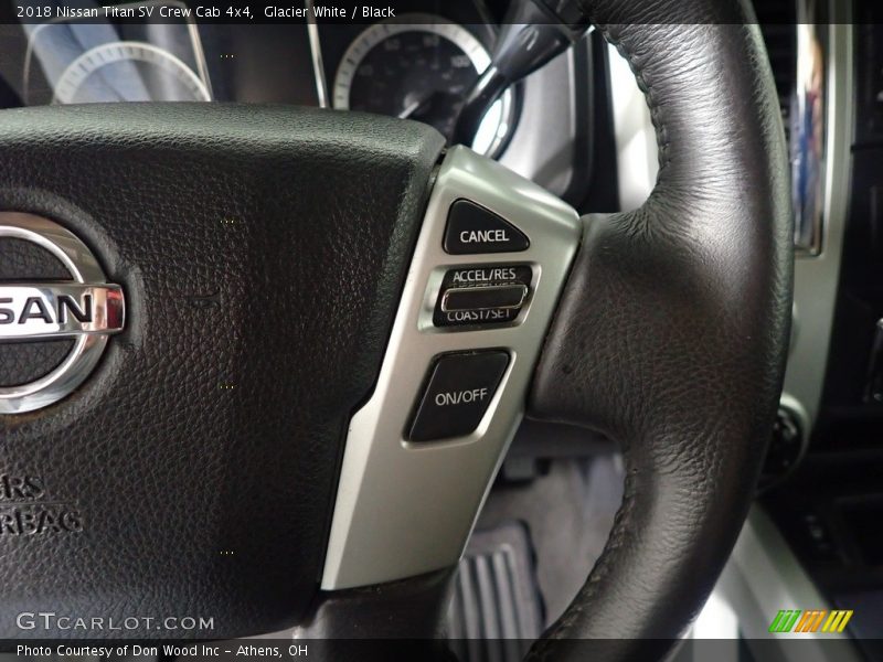 Glacier White / Black 2018 Nissan Titan SV Crew Cab 4x4