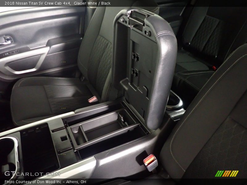 Glacier White / Black 2018 Nissan Titan SV Crew Cab 4x4
