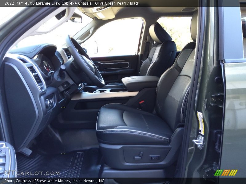  2022 4500 Laramie Crew Cab 4x4 Chassis Black Interior