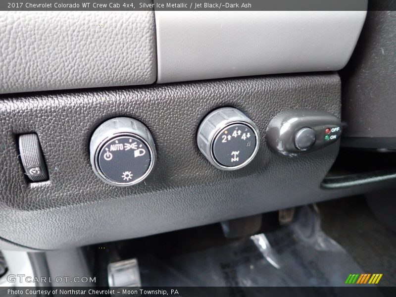Silver Ice Metallic / Jet Black/­Dark Ash 2017 Chevrolet Colorado WT Crew Cab 4x4