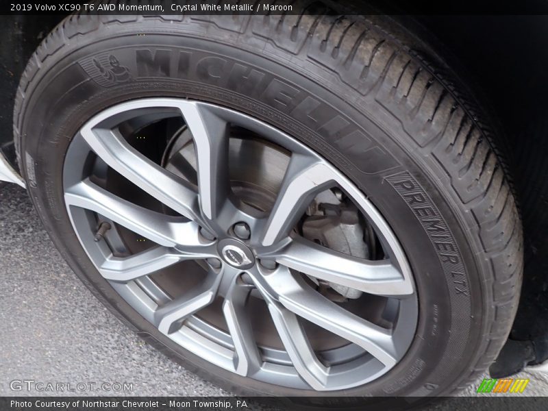 Crystal White Metallic / Maroon 2019 Volvo XC90 T6 AWD Momentum