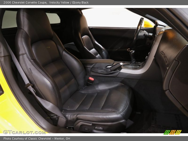 Velocity Yellow / Ebony Black 2006 Chevrolet Corvette Coupe