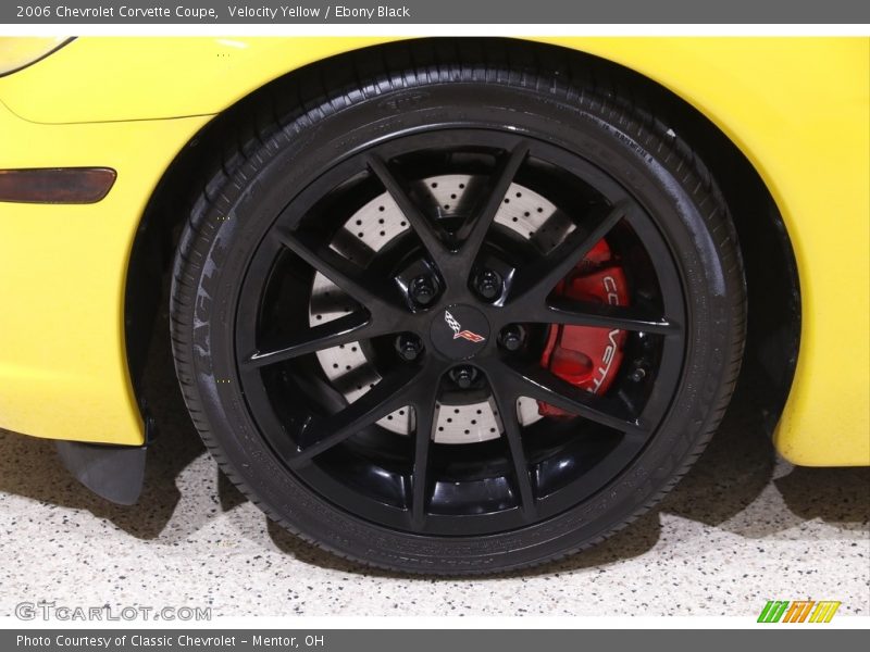 Velocity Yellow / Ebony Black 2006 Chevrolet Corvette Coupe