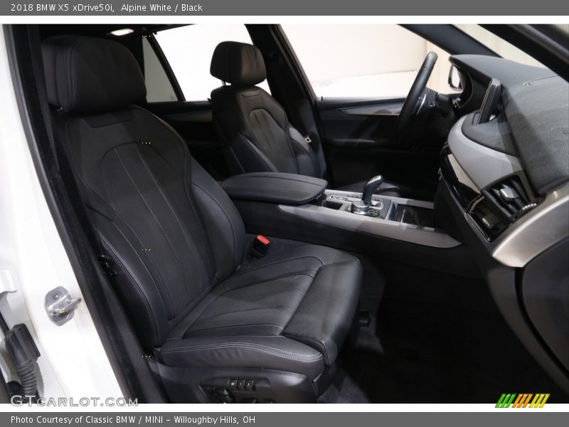 Alpine White / Black 2018 BMW X5 xDrive50i