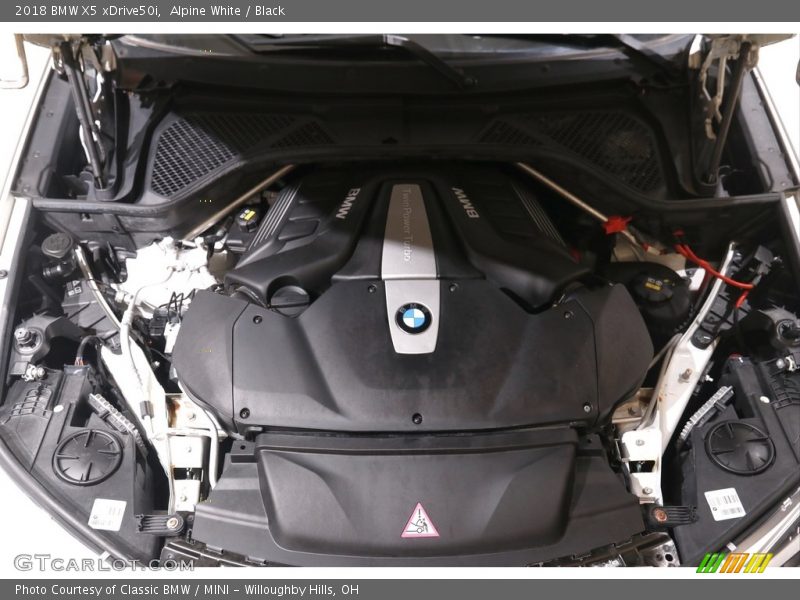 Alpine White / Black 2018 BMW X5 xDrive50i