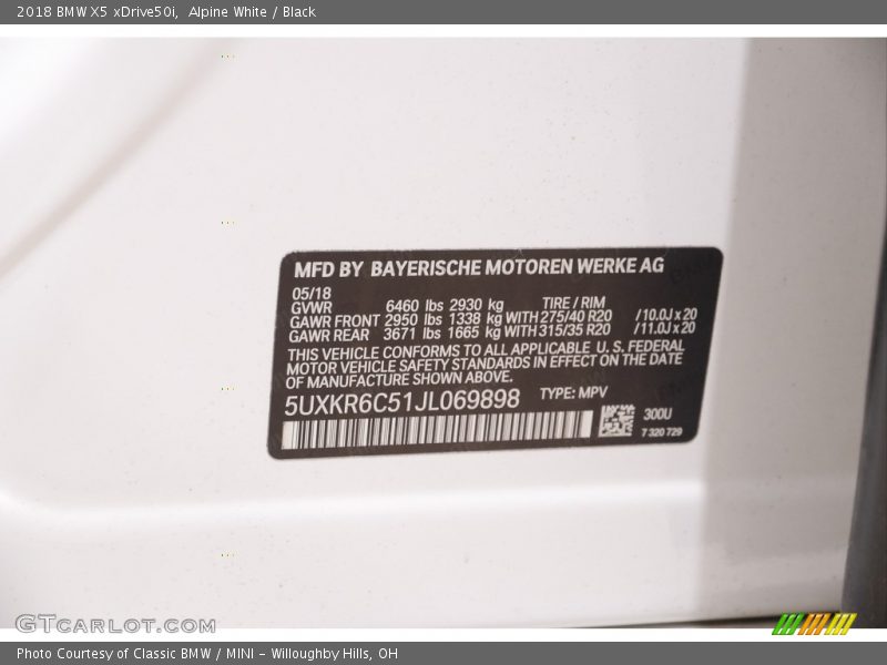 Alpine White / Black 2018 BMW X5 xDrive50i