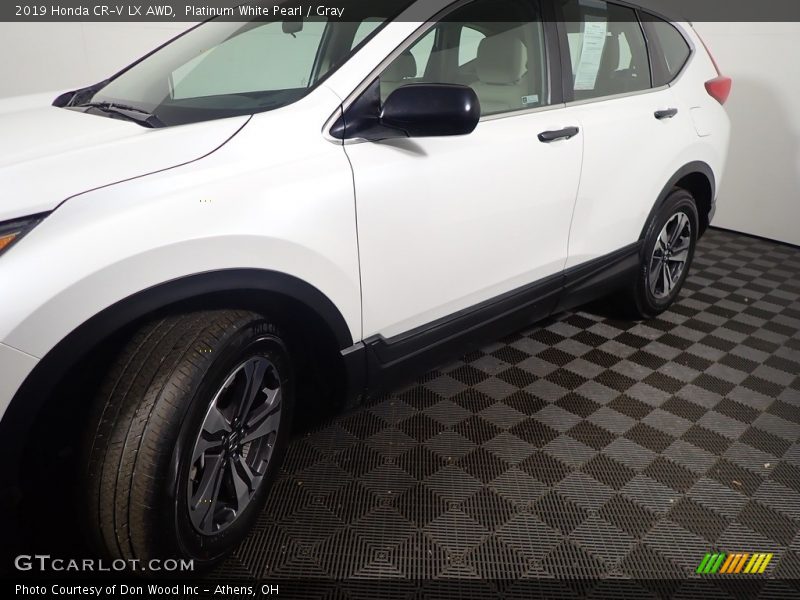 Platinum White Pearl / Gray 2019 Honda CR-V LX AWD
