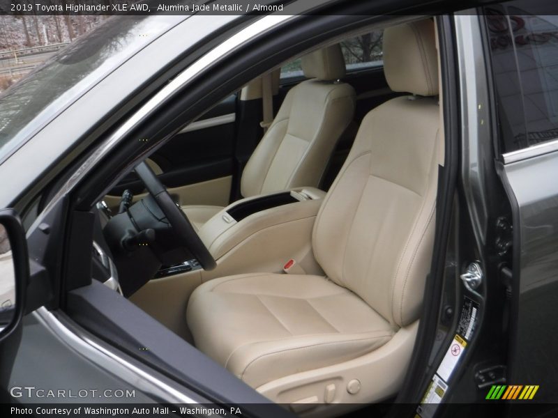 Alumina Jade Metallic / Almond 2019 Toyota Highlander XLE AWD