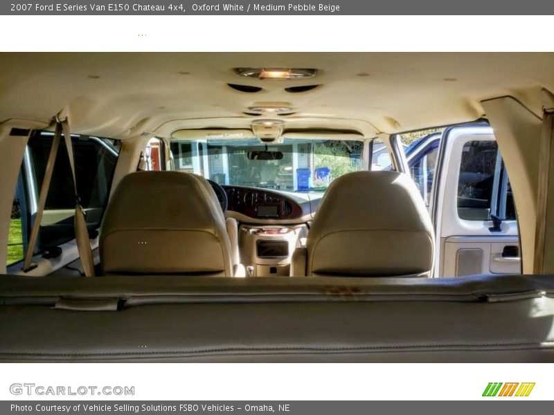 Oxford White / Medium Pebble Beige 2007 Ford E Series Van E150 Chateau 4x4