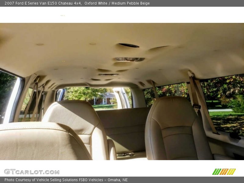 Oxford White / Medium Pebble Beige 2007 Ford E Series Van E150 Chateau 4x4