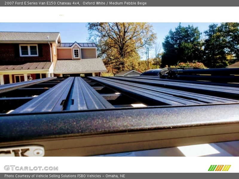 Oxford White / Medium Pebble Beige 2007 Ford E Series Van E150 Chateau 4x4