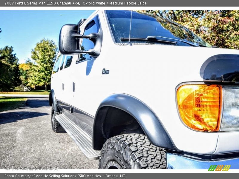 Oxford White / Medium Pebble Beige 2007 Ford E Series Van E150 Chateau 4x4