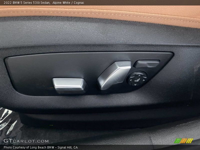 Alpine White / Cognac 2022 BMW 5 Series 530i Sedan