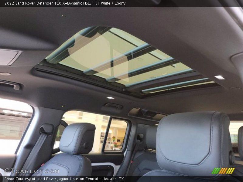 Sunroof of 2022 Defender 110 X-Dynamic HSE