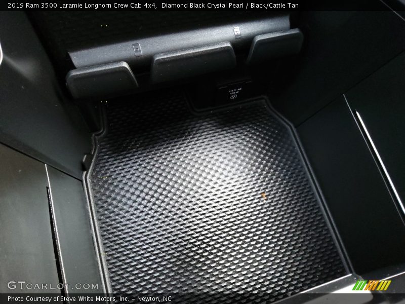 Diamond Black Crystal Pearl / Black/Cattle Tan 2019 Ram 3500 Laramie Longhorn Crew Cab 4x4