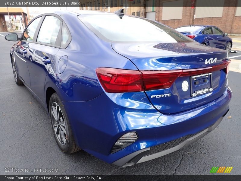 Deep Sea Blue / Black 2022 Kia Forte LXS