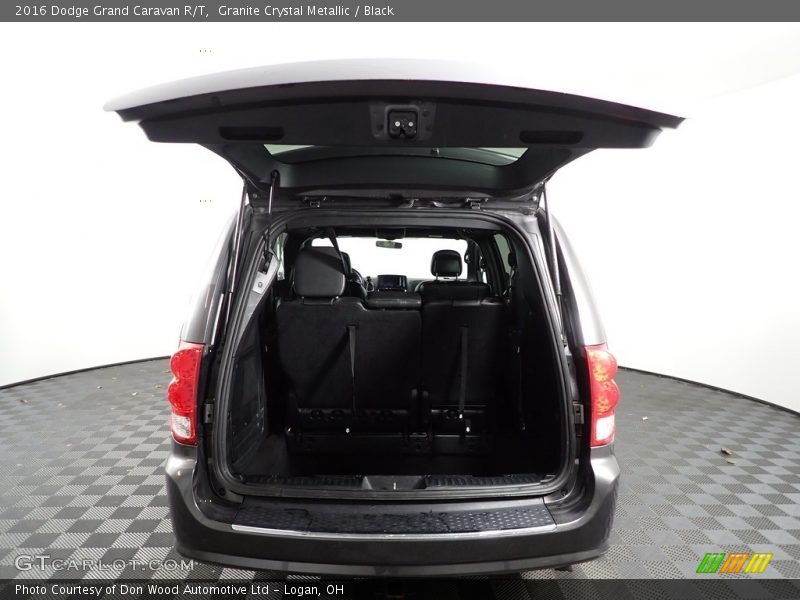 Granite Crystal Metallic / Black 2016 Dodge Grand Caravan R/T