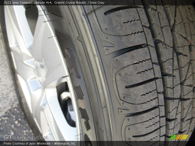 Granite Crystal Metallic / Steel Gray 2022 Jeep Compass Latitude 4x4