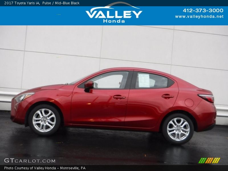Pulse / Mid-Blue Black 2017 Toyota Yaris iA
