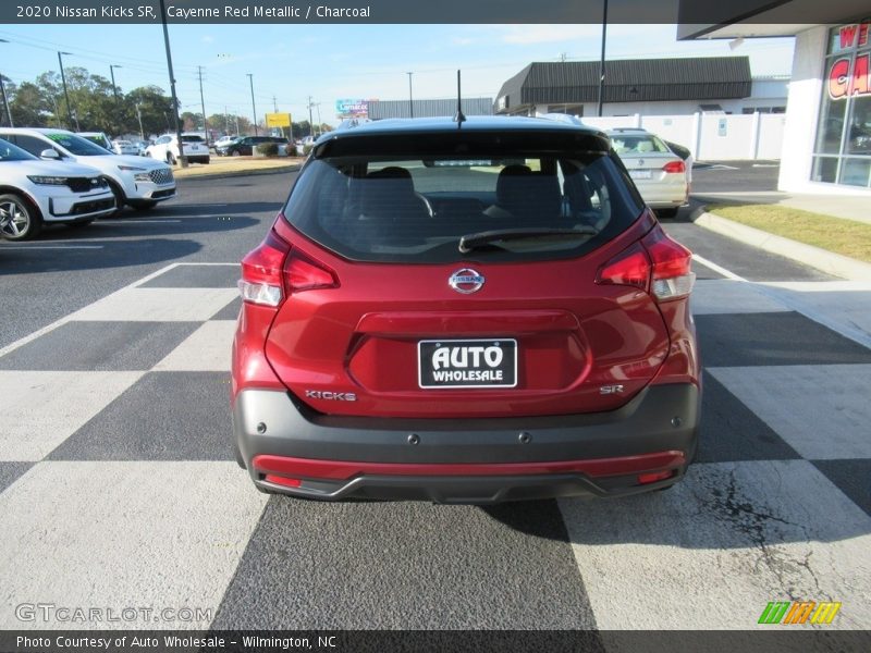 Cayenne Red Metallic / Charcoal 2020 Nissan Kicks SR
