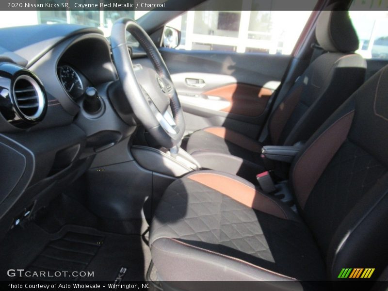 Cayenne Red Metallic / Charcoal 2020 Nissan Kicks SR