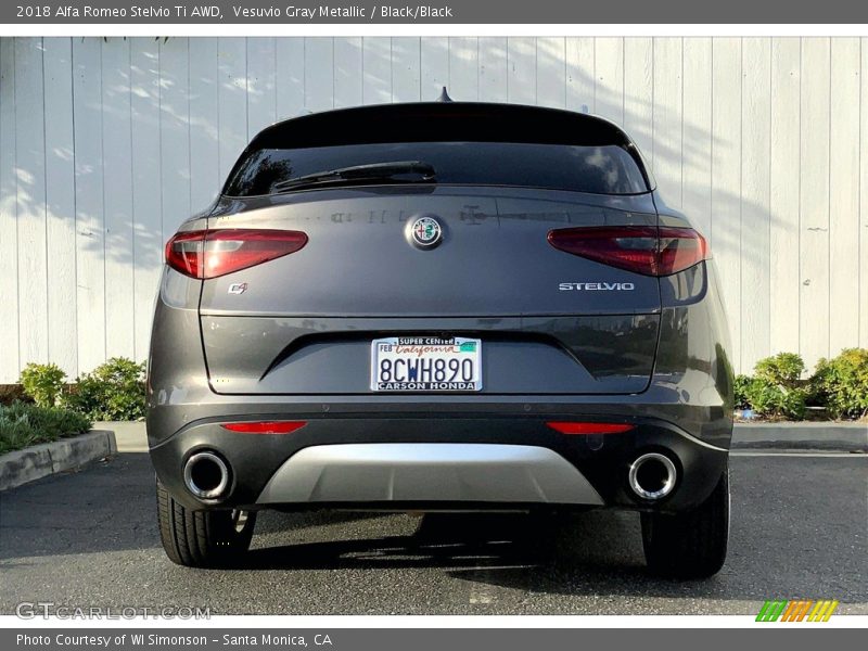 Vesuvio Gray Metallic / Black/Black 2018 Alfa Romeo Stelvio Ti AWD