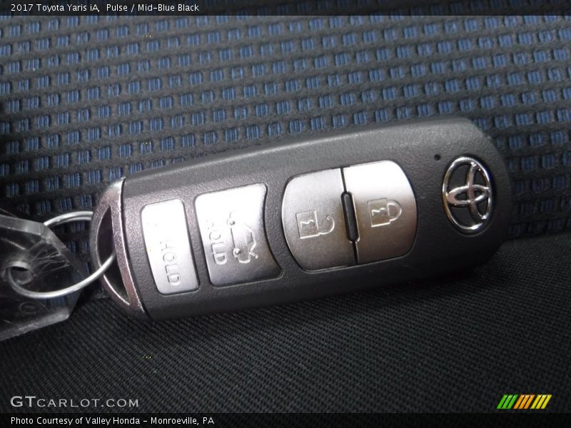 Pulse / Mid-Blue Black 2017 Toyota Yaris iA