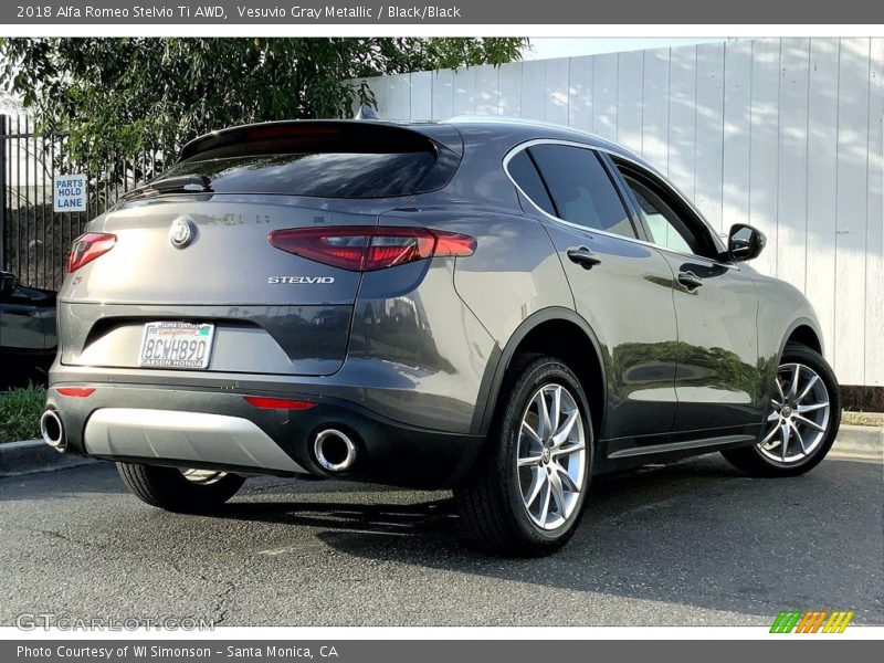 Vesuvio Gray Metallic / Black/Black 2018 Alfa Romeo Stelvio Ti AWD