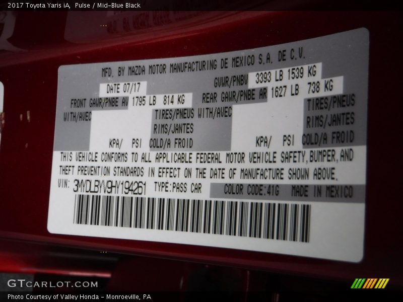 Pulse / Mid-Blue Black 2017 Toyota Yaris iA