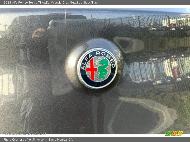 Vesuvio Gray Metallic / Black/Black 2018 Alfa Romeo Stelvio Ti AWD